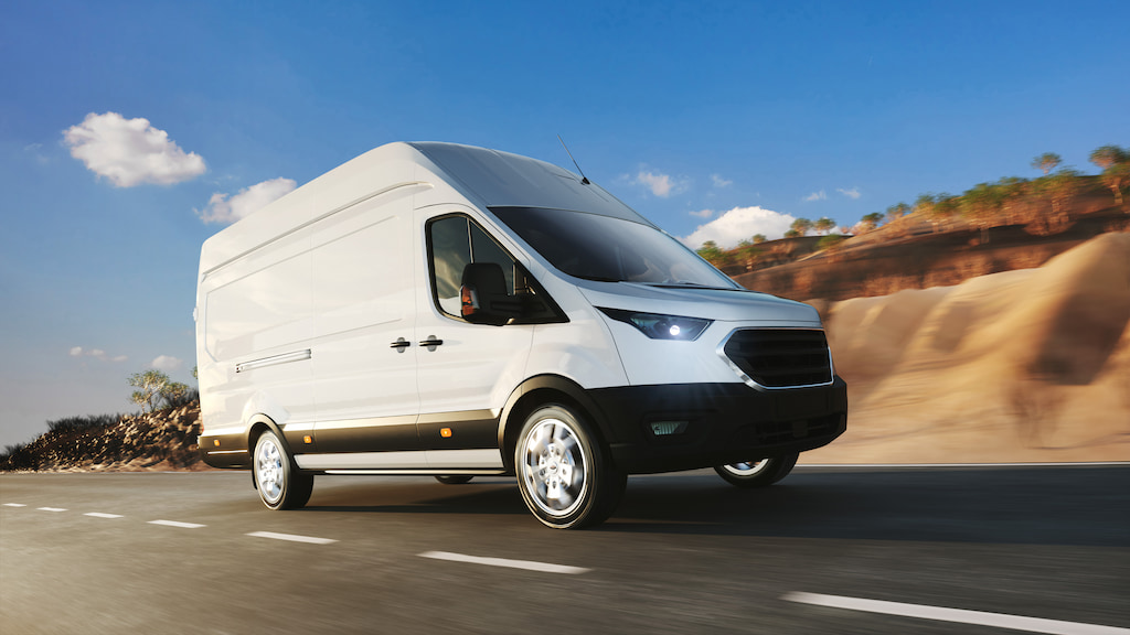 What Is a Box Truck and What Is a Box Cargo Van? Box Truck vs Cargo Van